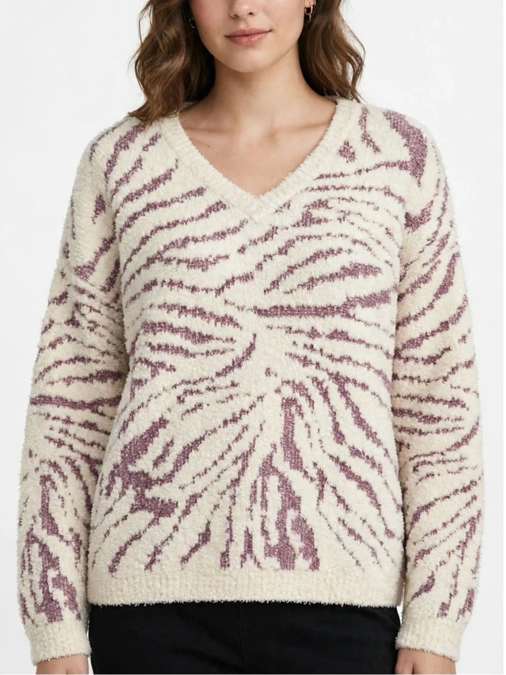 Cocobleu | NWT Ivory Mauve V-Neck Animal Print Cozy Sweater